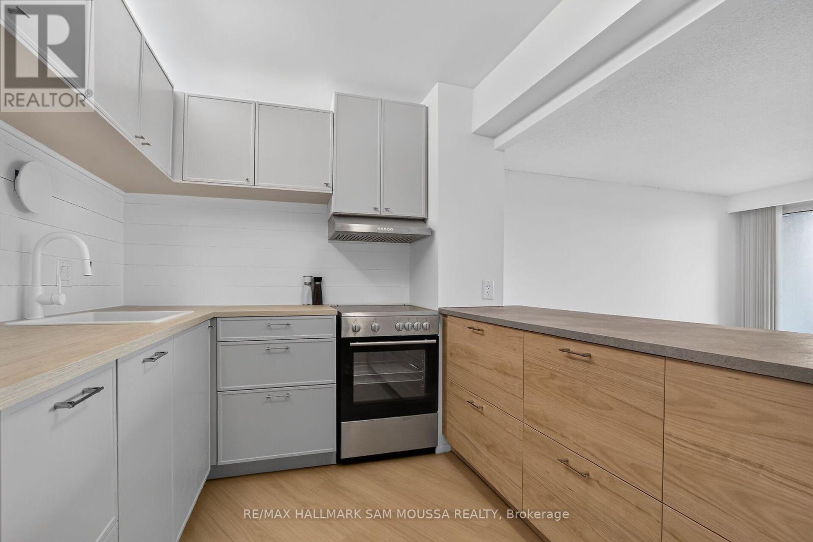 1309 - 1171 Ambleside Drive Property Photo 13