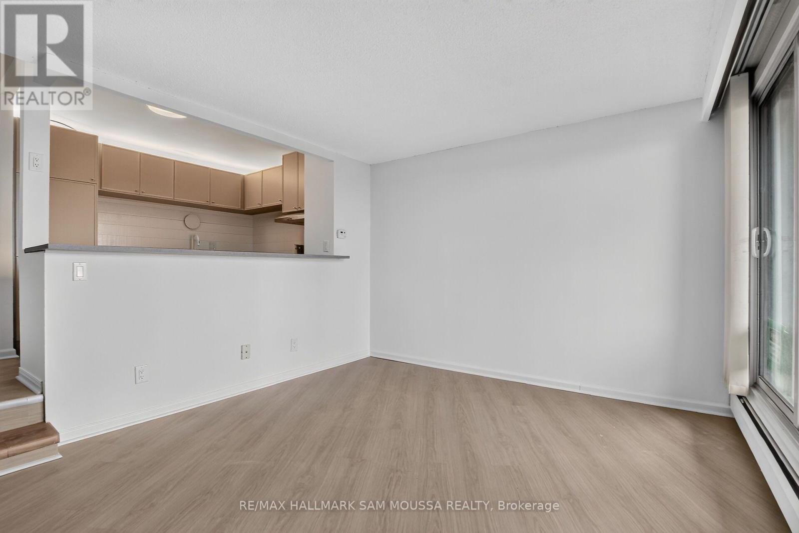 1309 - 1171 Ambleside Drive Property Photo 23
