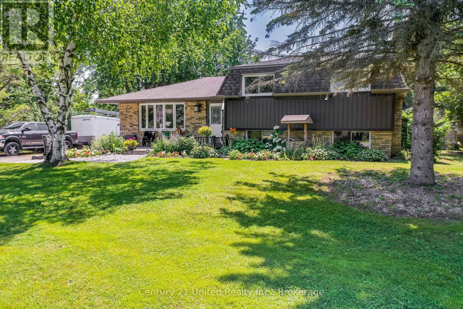16 Janet Drive Property Photo 8