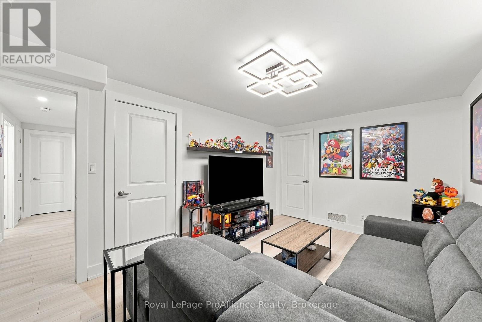 46 Birchmount Street Property Photo 41