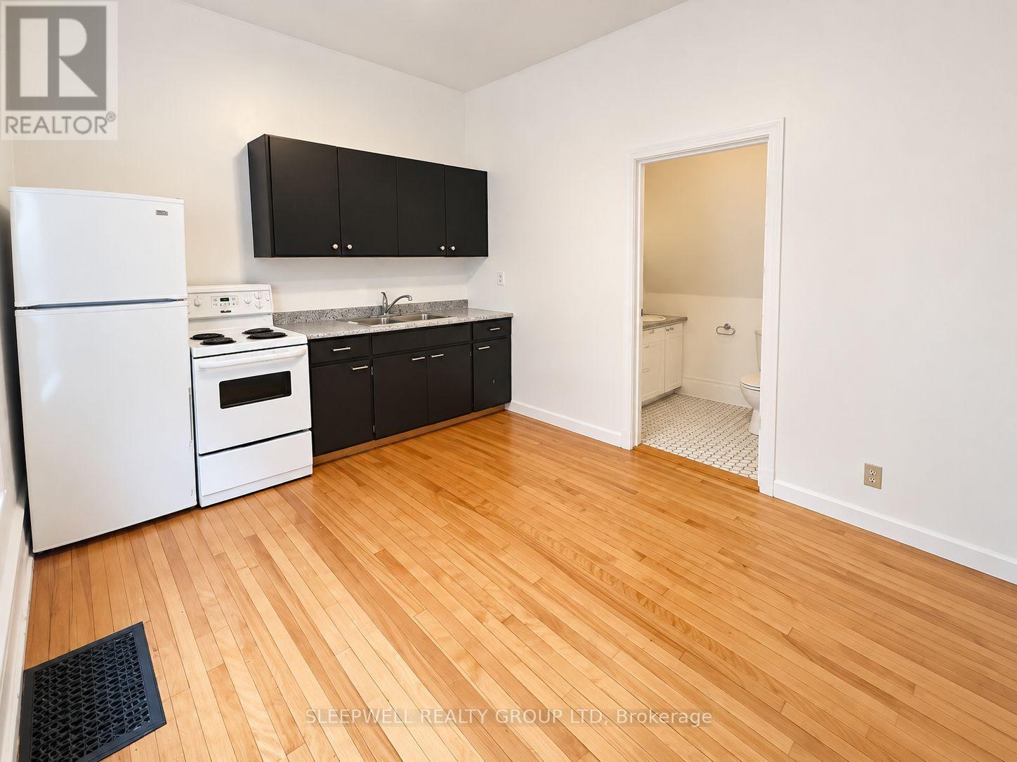 1 - 389 Daly Avenue Property Photo 3