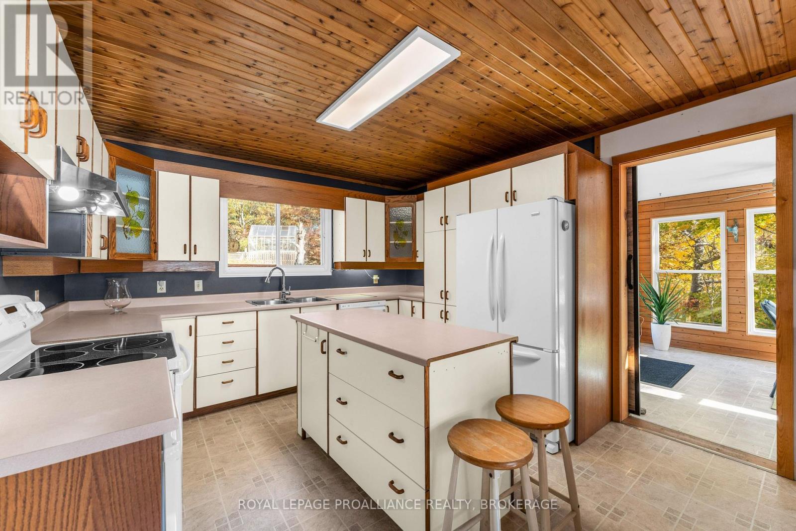 2089 Crow Lake Road Property Photo 6