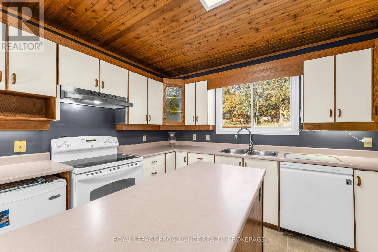 2089 Crow Lake Road Property Photo 7