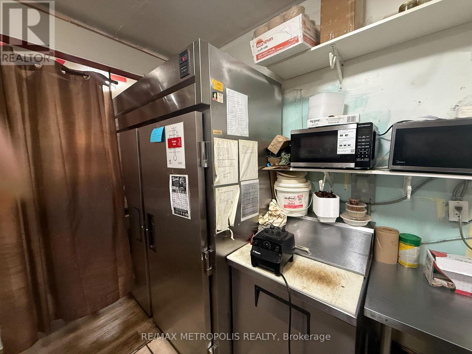 564 King Street Property Photo 7