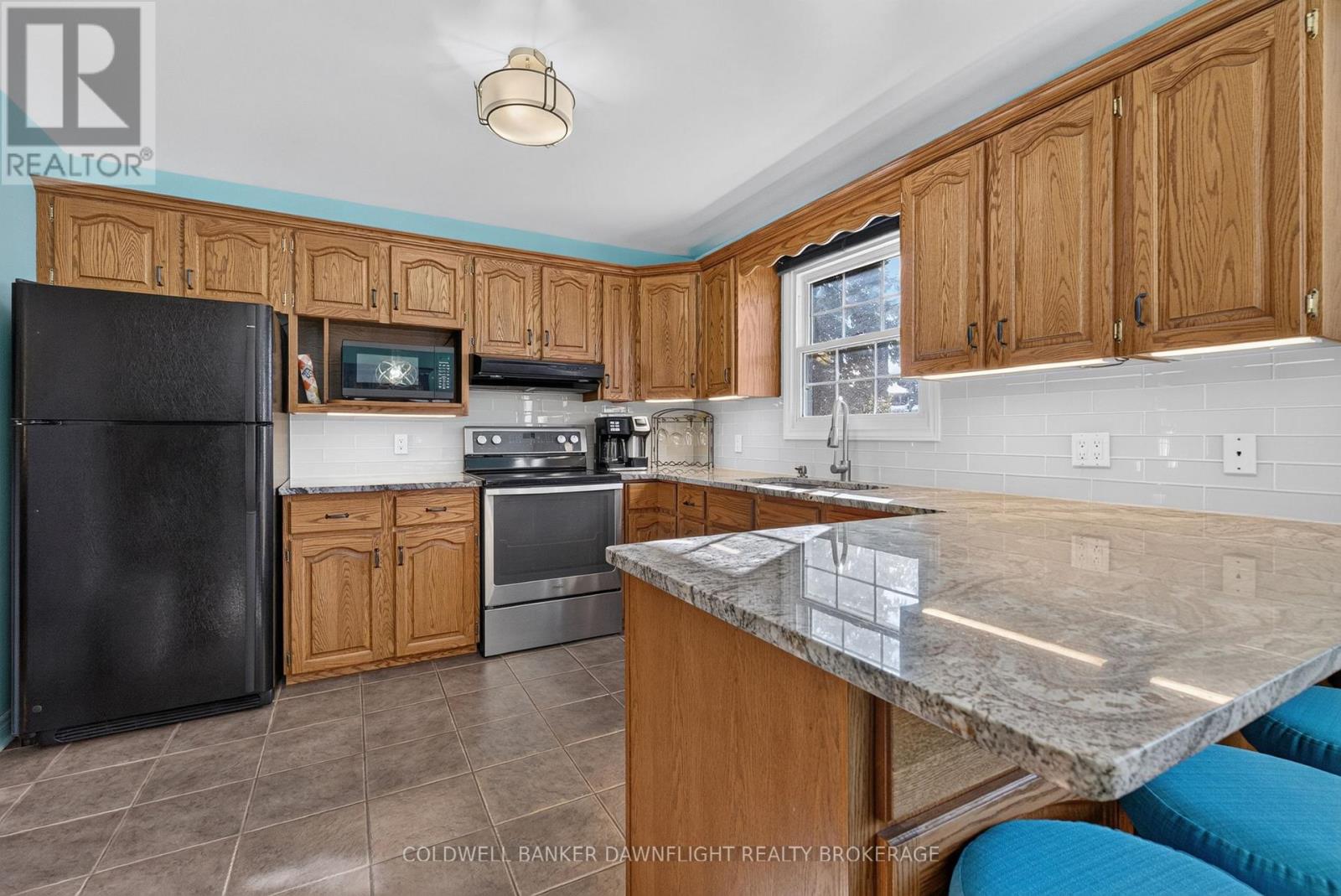 11 Hill Street Property Photo 6