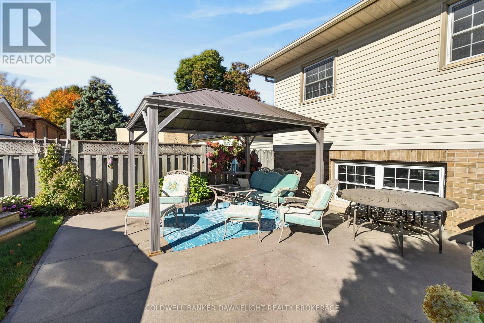11 Hill Street Property Photo 39