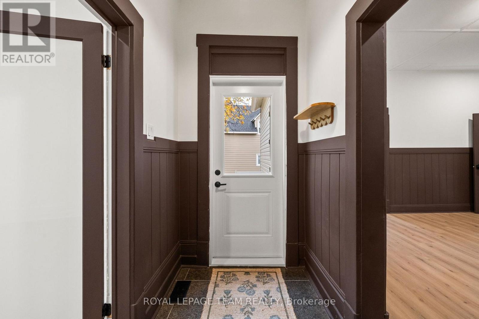 5584 Manotick Main Street Property Photo 6