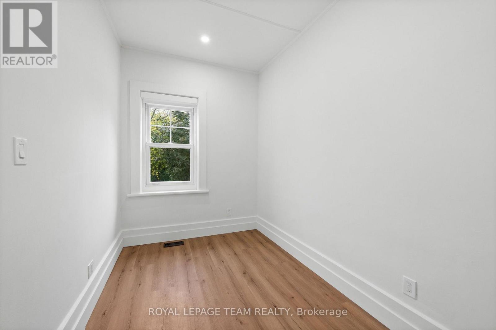 5584 Manotick Main Street Property Photo 16