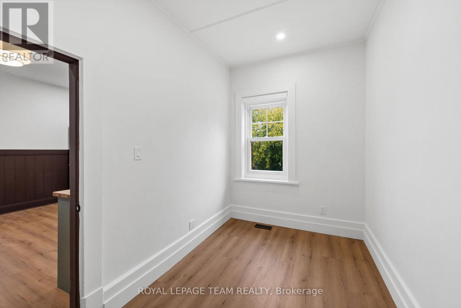 5584 Manotick Main Street Property Photo 17