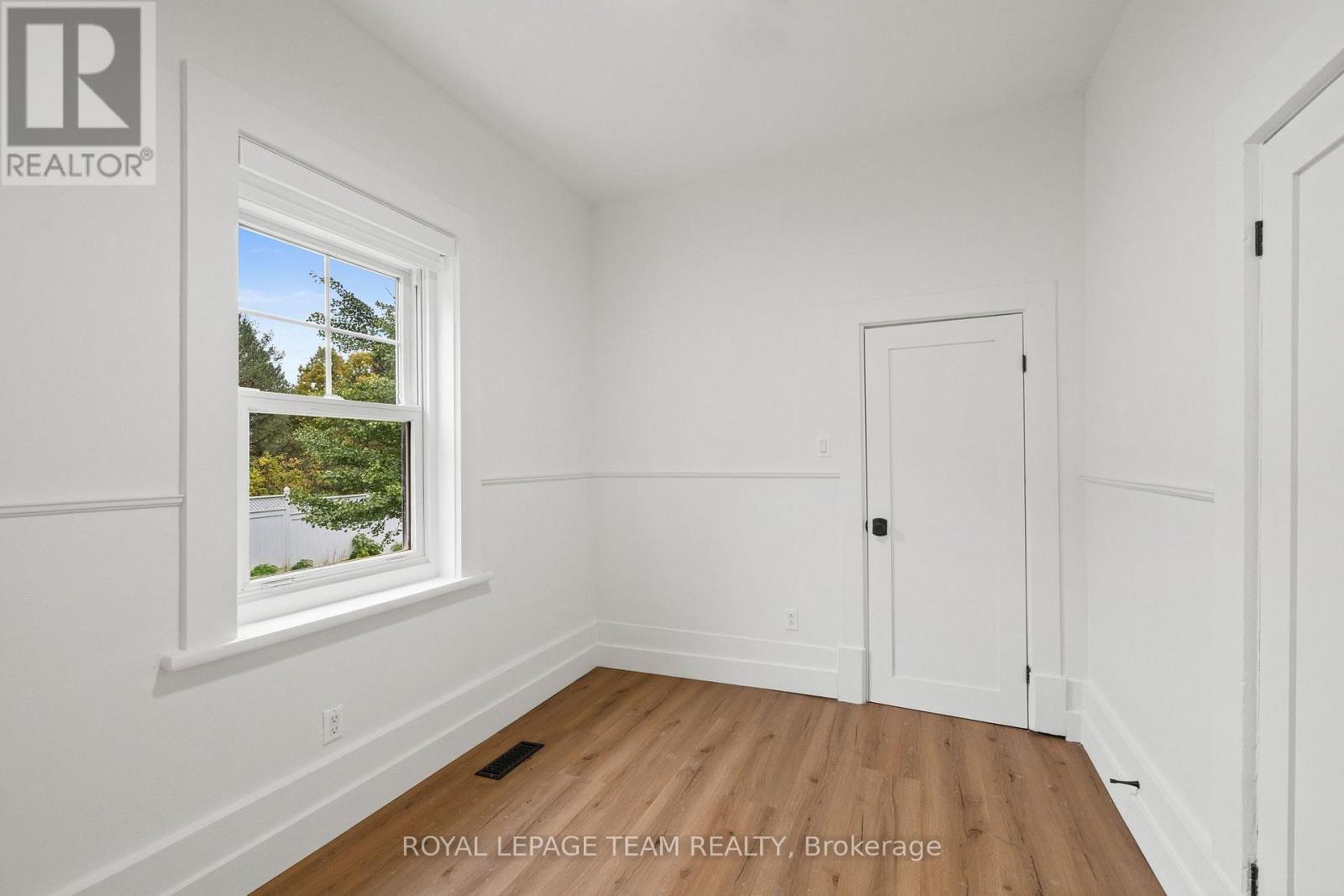 5584 Manotick Main Street Property Photo 19