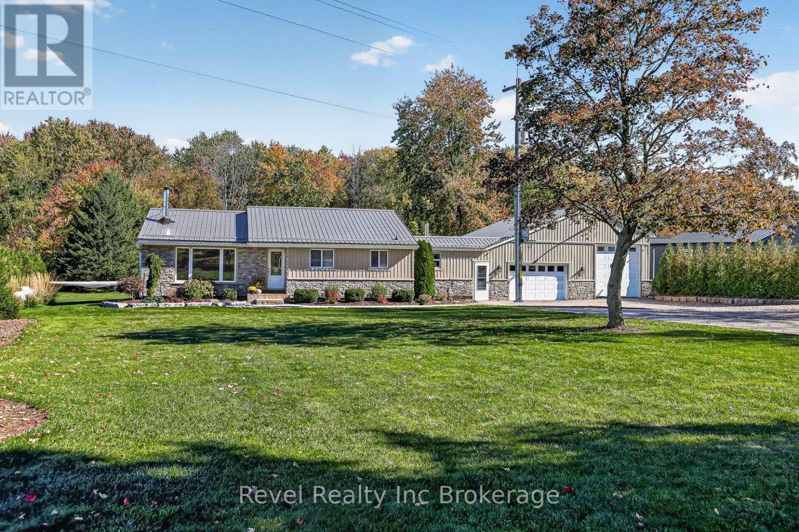 314872 31st Line Property Photo 1