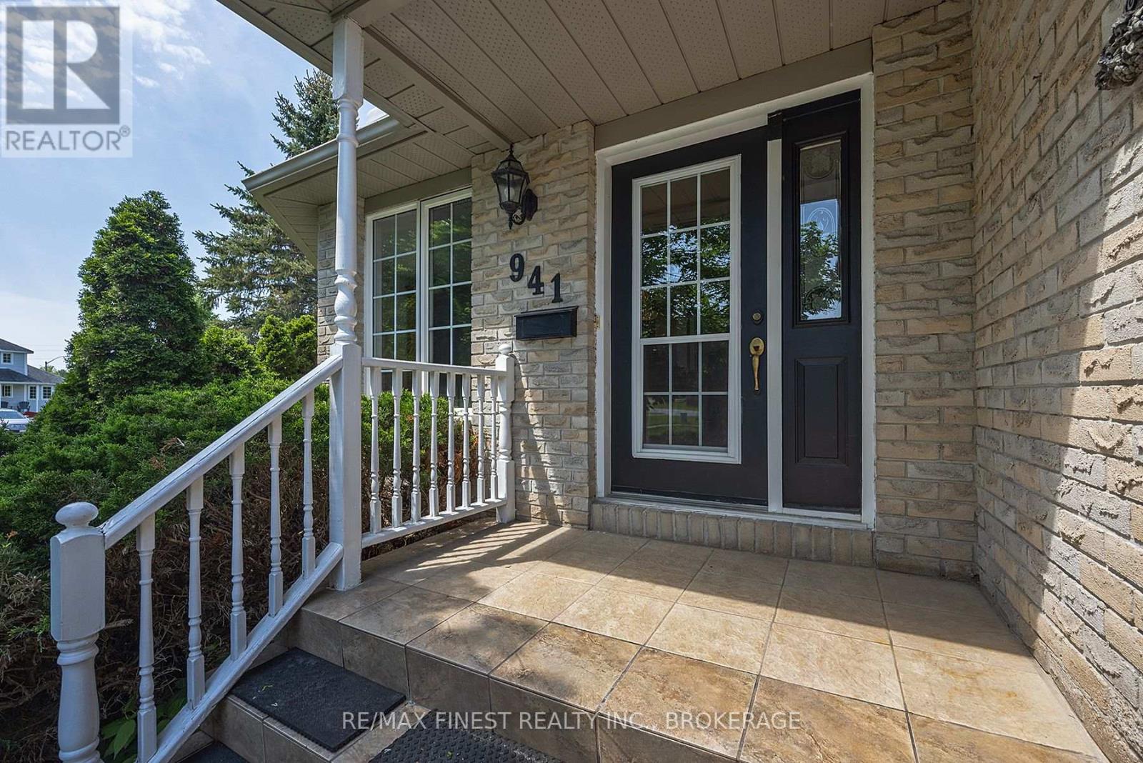 941 Malvern Terrace Property Photo 6