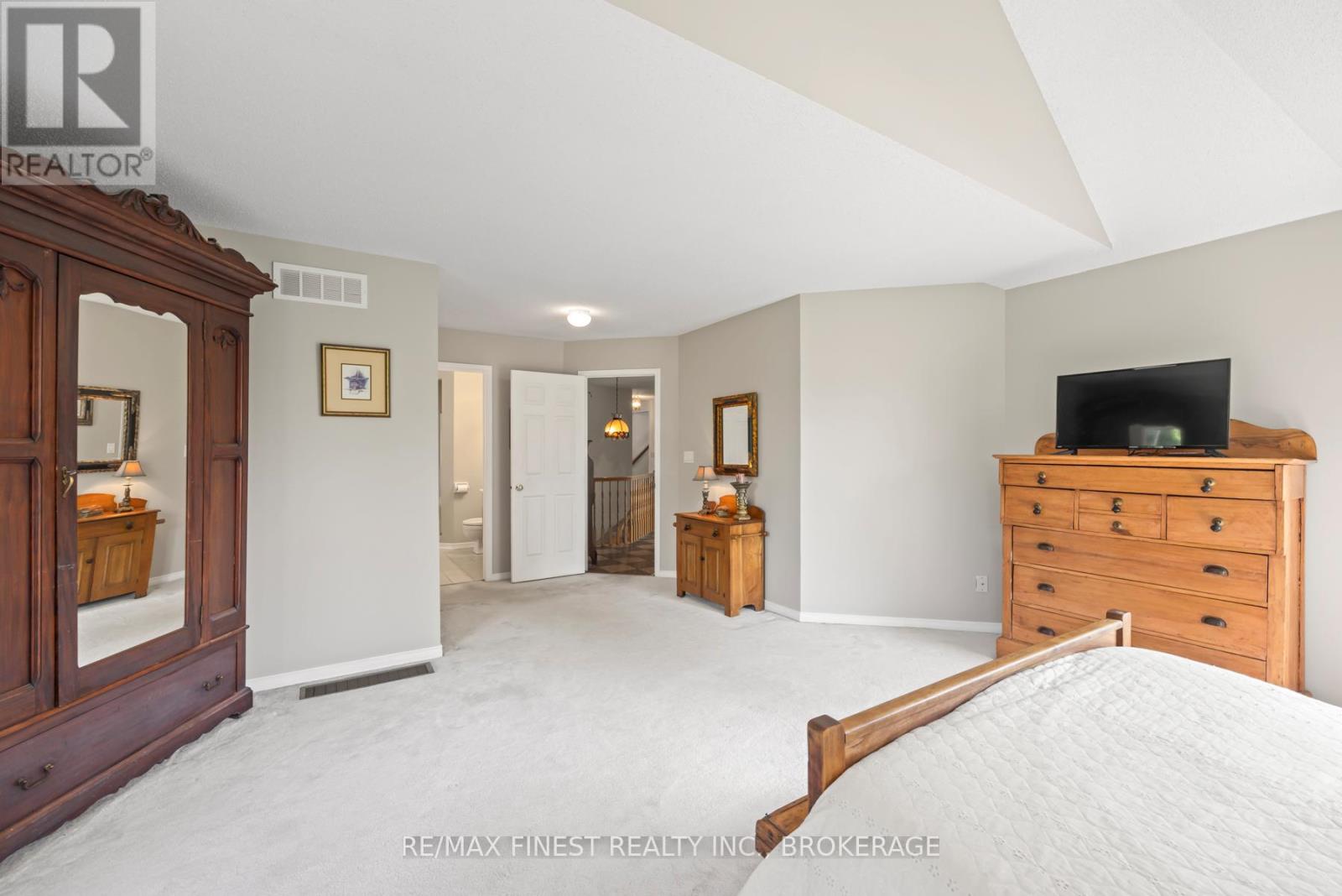 941 Malvern Terrace Property Photo 20