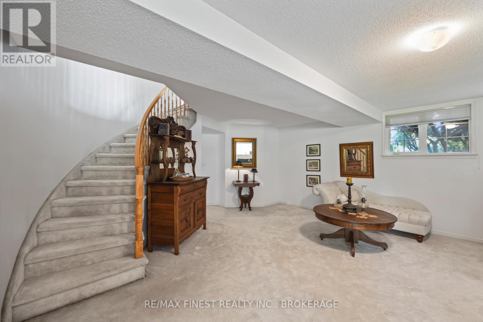 941 Malvern Terrace Property Photo 32