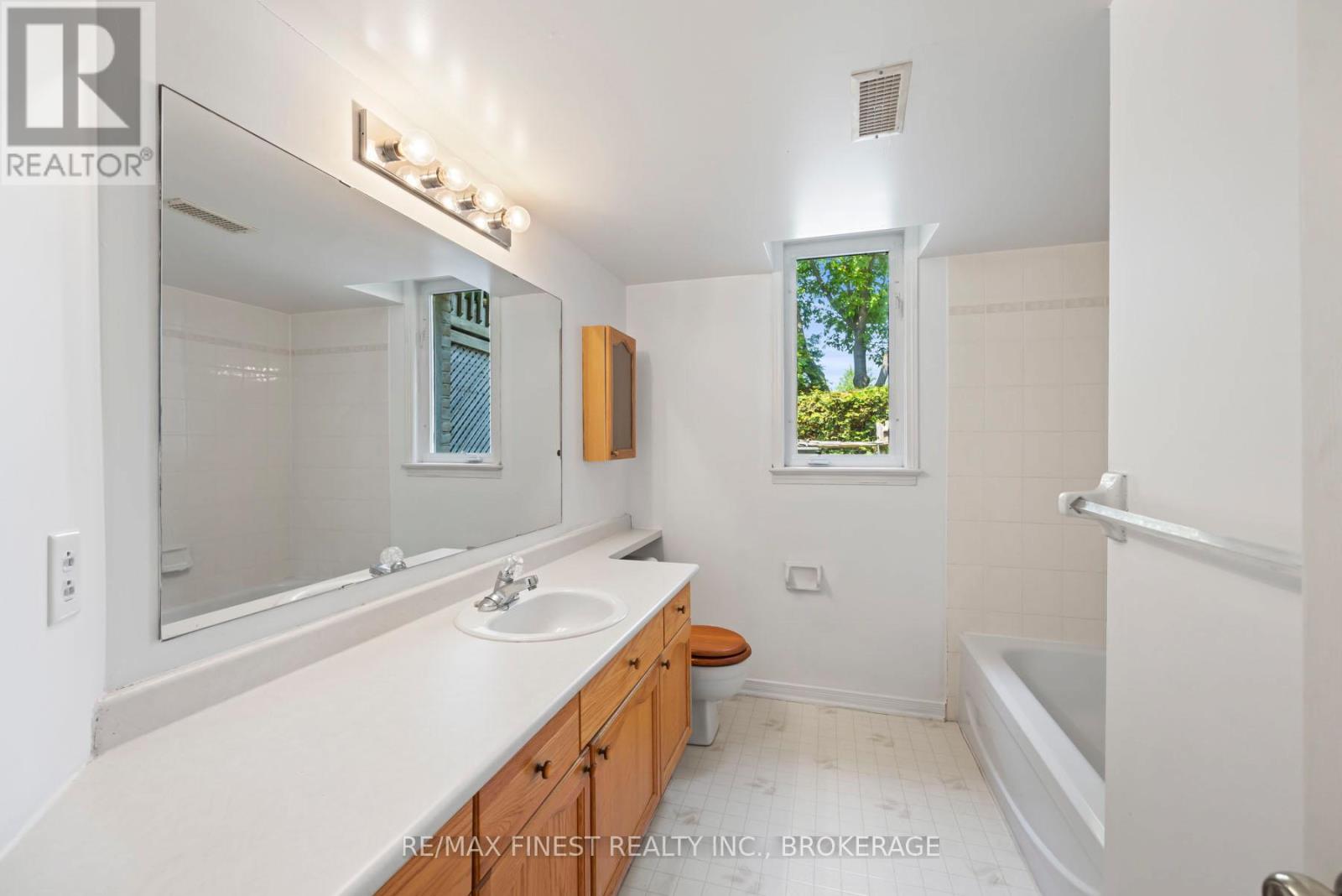 941 Malvern Terrace Property Photo 41
