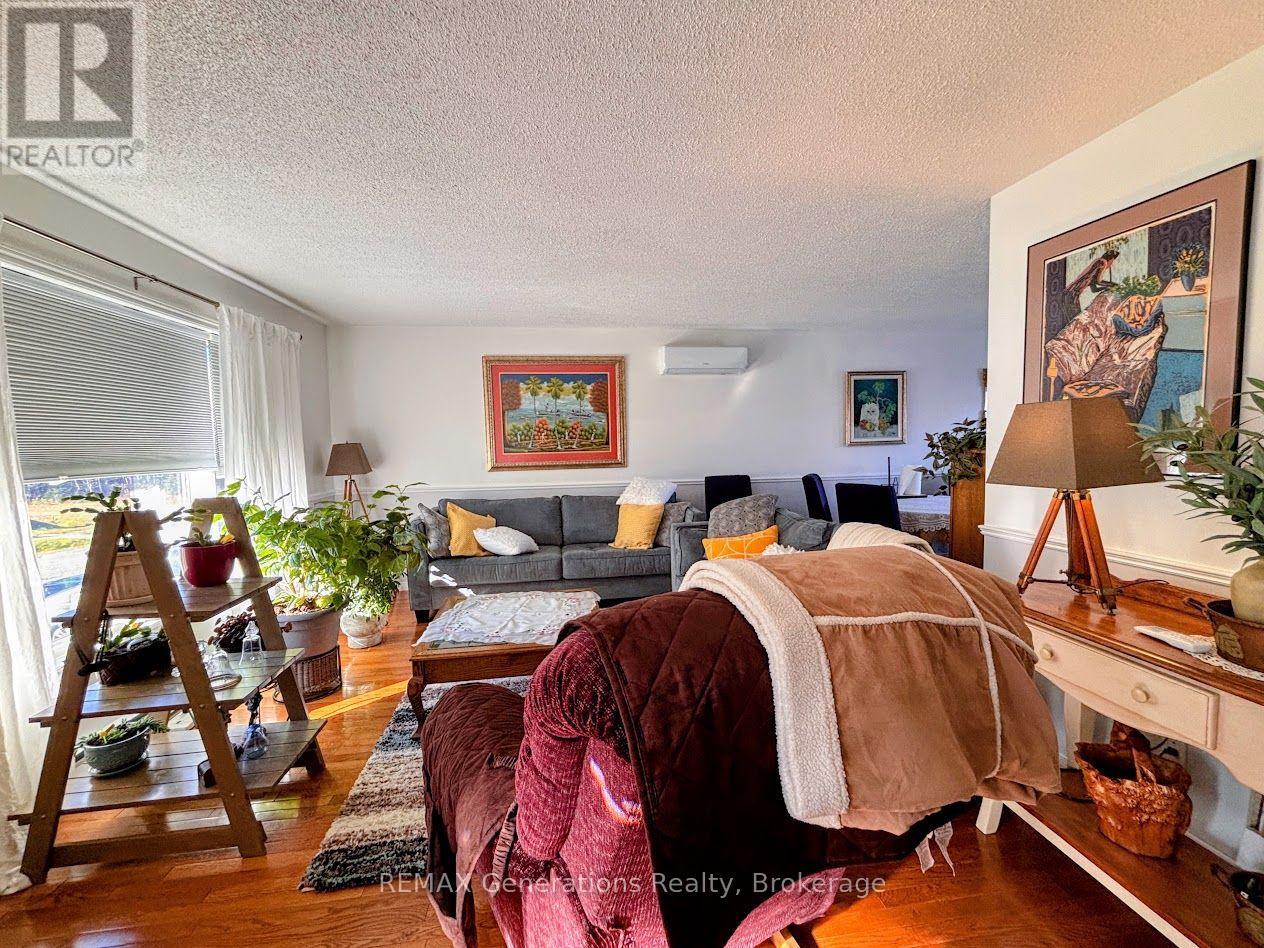 3 Cedar Walk Property Photo 2