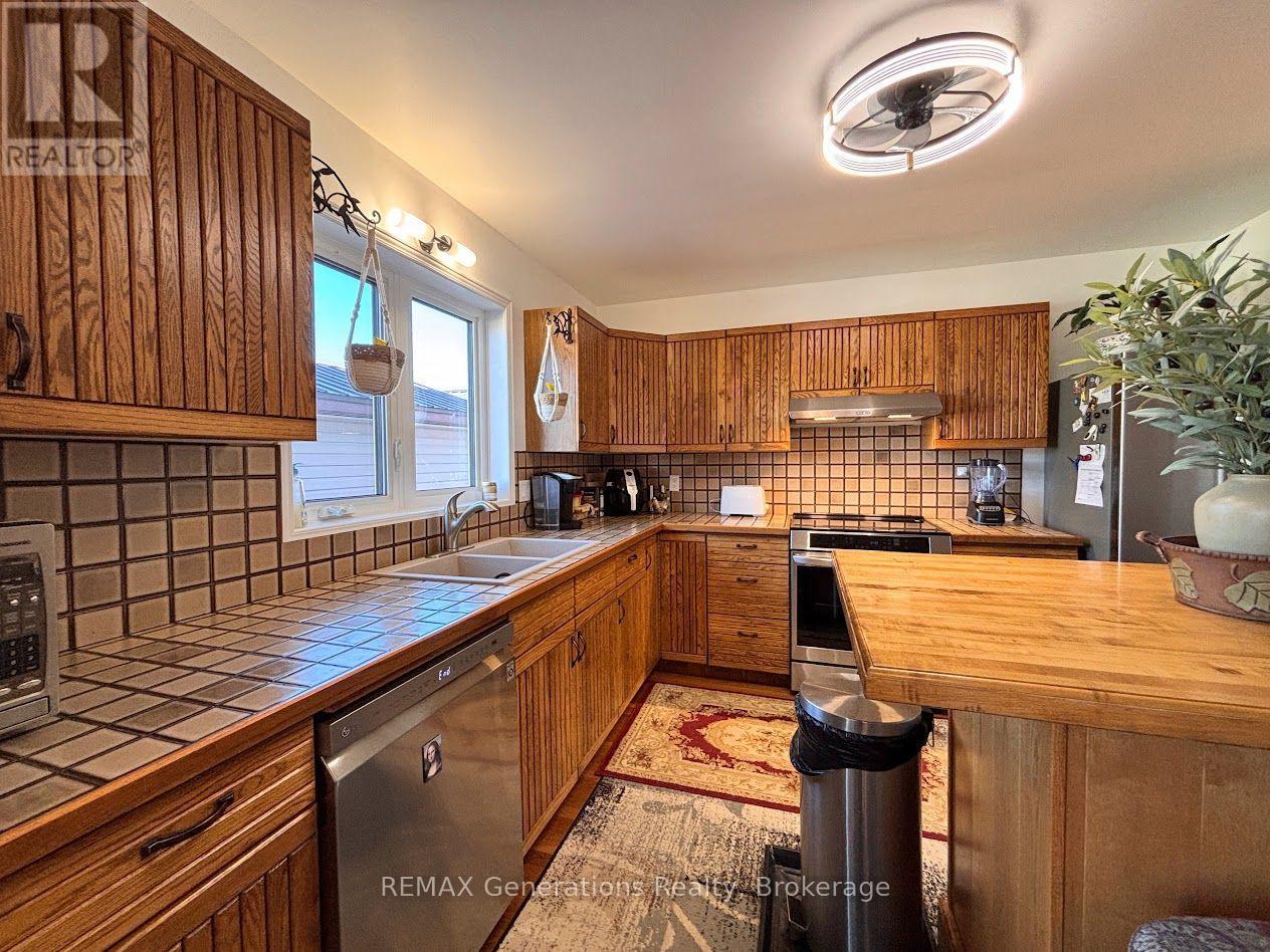 3 Cedar Walk Property Photo 6