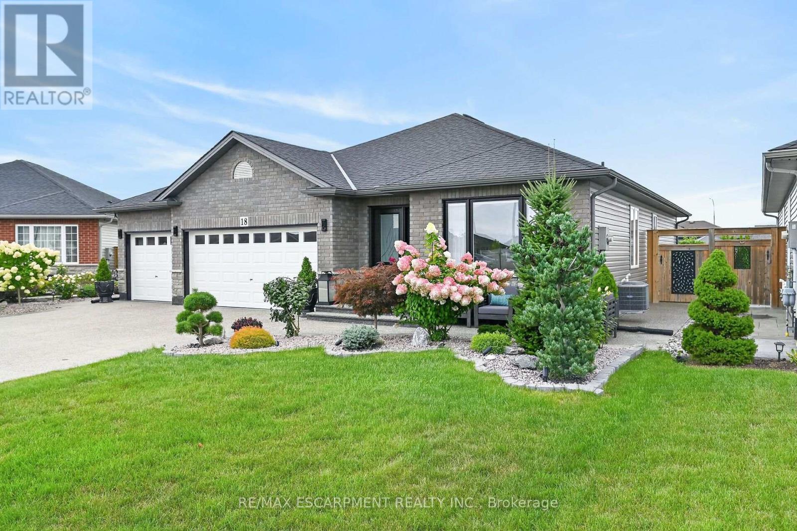 18 Linda Crescent Property Photo 2