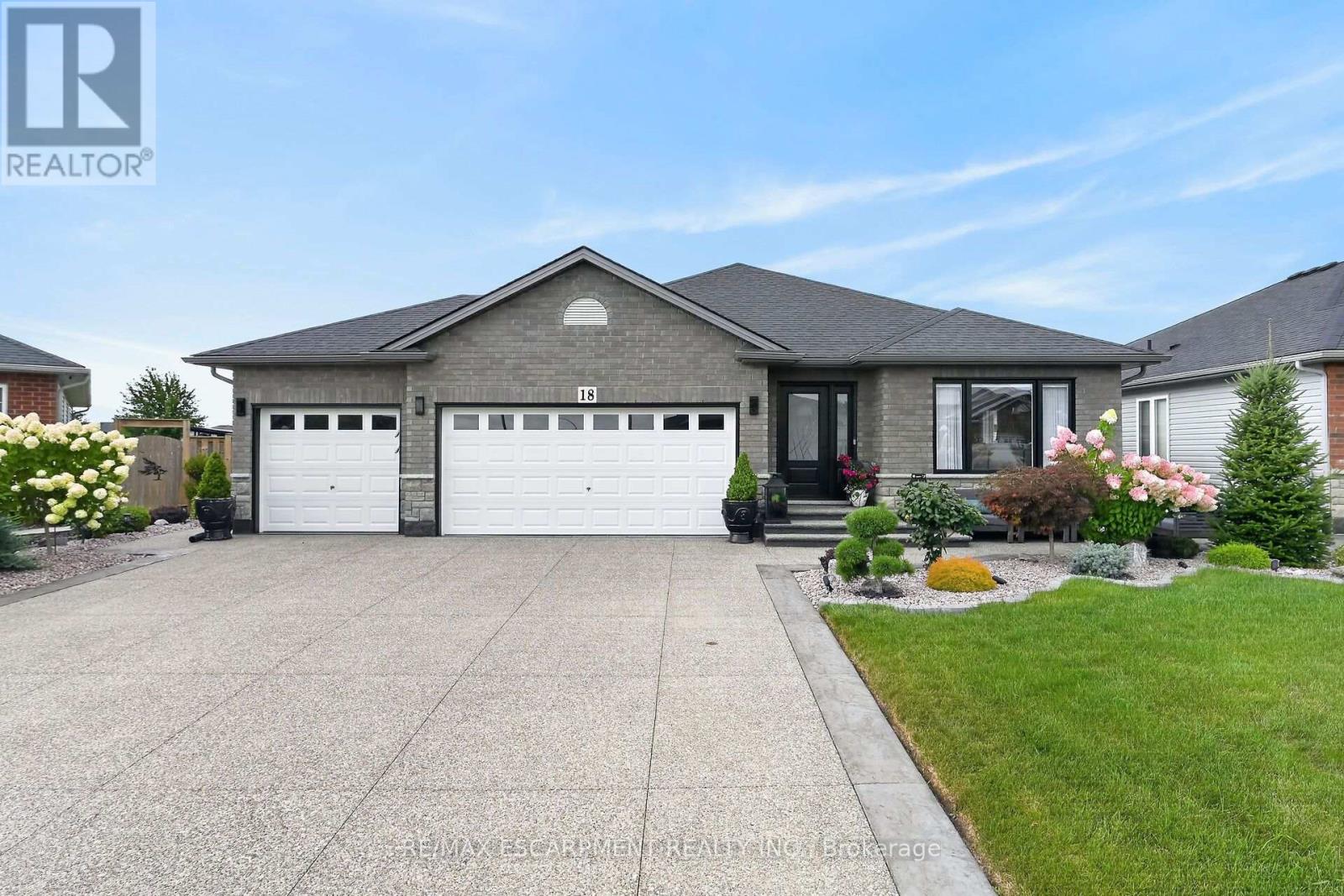 18 Linda Crescent Property Photo 4