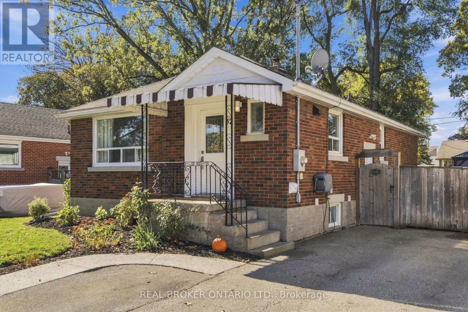 52 Dudhope Avenue Property Photo 3