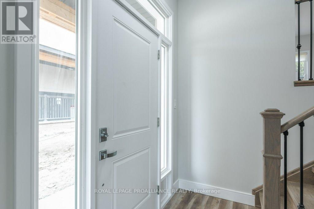 16 - 550 Brealey Drive Property Photo 6
