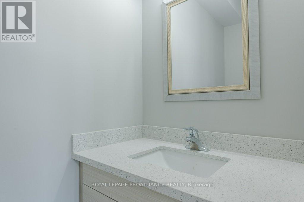 16 - 550 Brealey Drive Property Photo 11