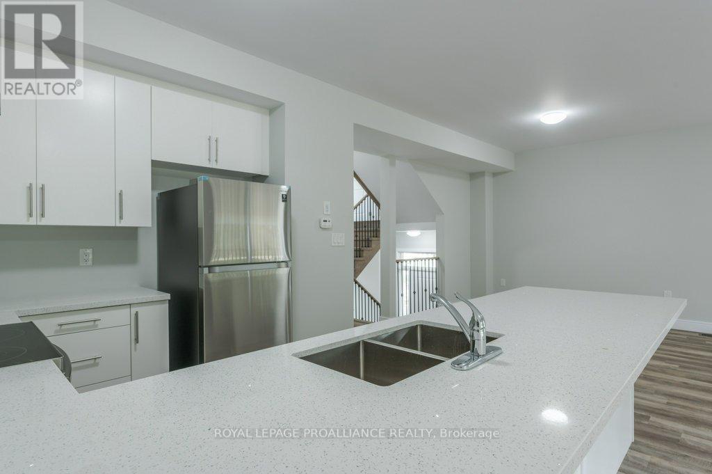 16 - 550 Brealey Drive Property Photo 19
