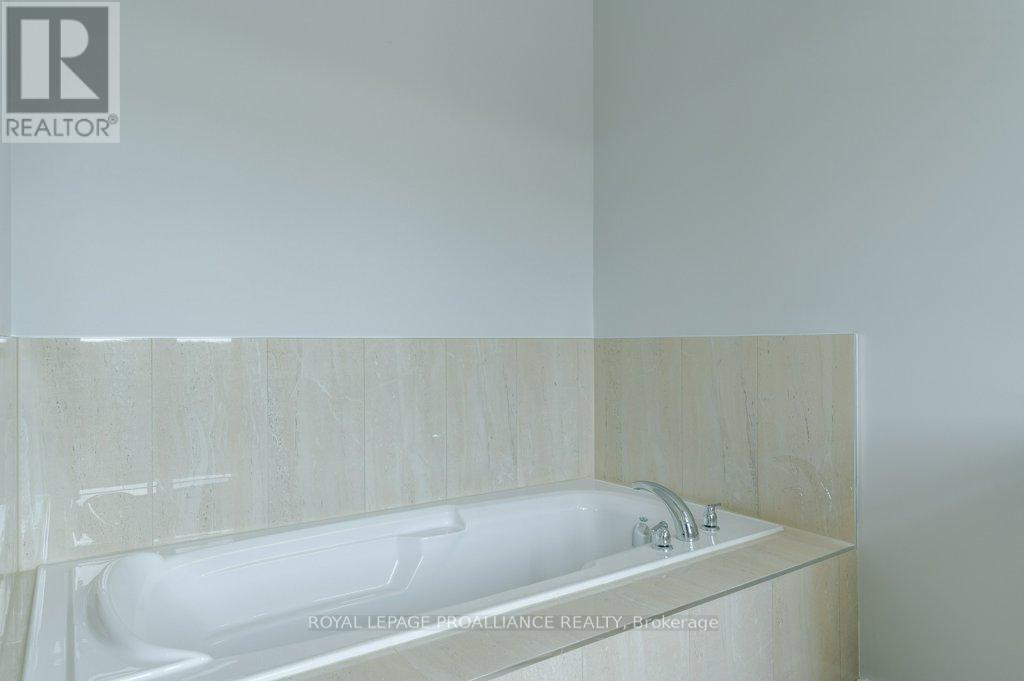 16 - 550 Brealey Drive Property Photo 29
