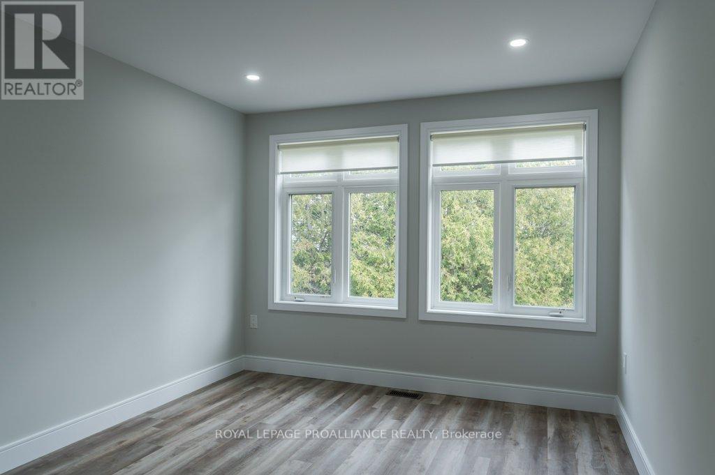 16 - 550 Brealey Drive Property Photo 35
