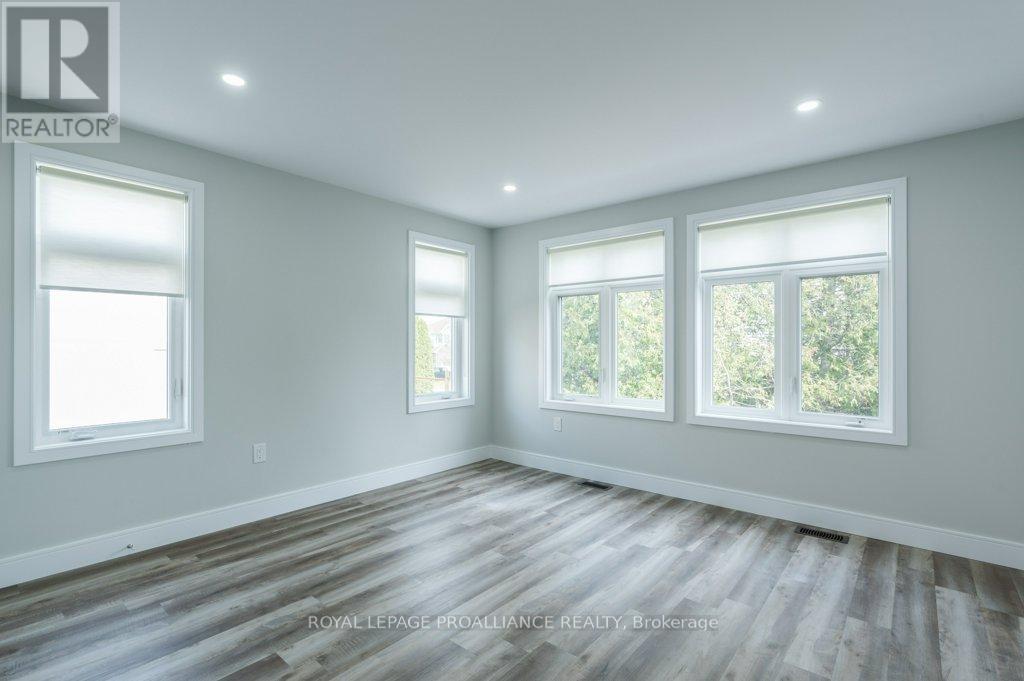 16 - 550 Brealey Drive Property Photo 38