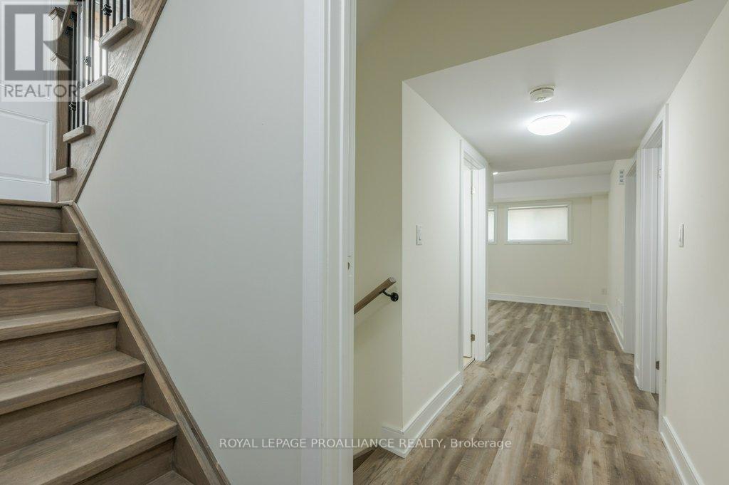 16 - 550 Brealey Drive Property Photo 41