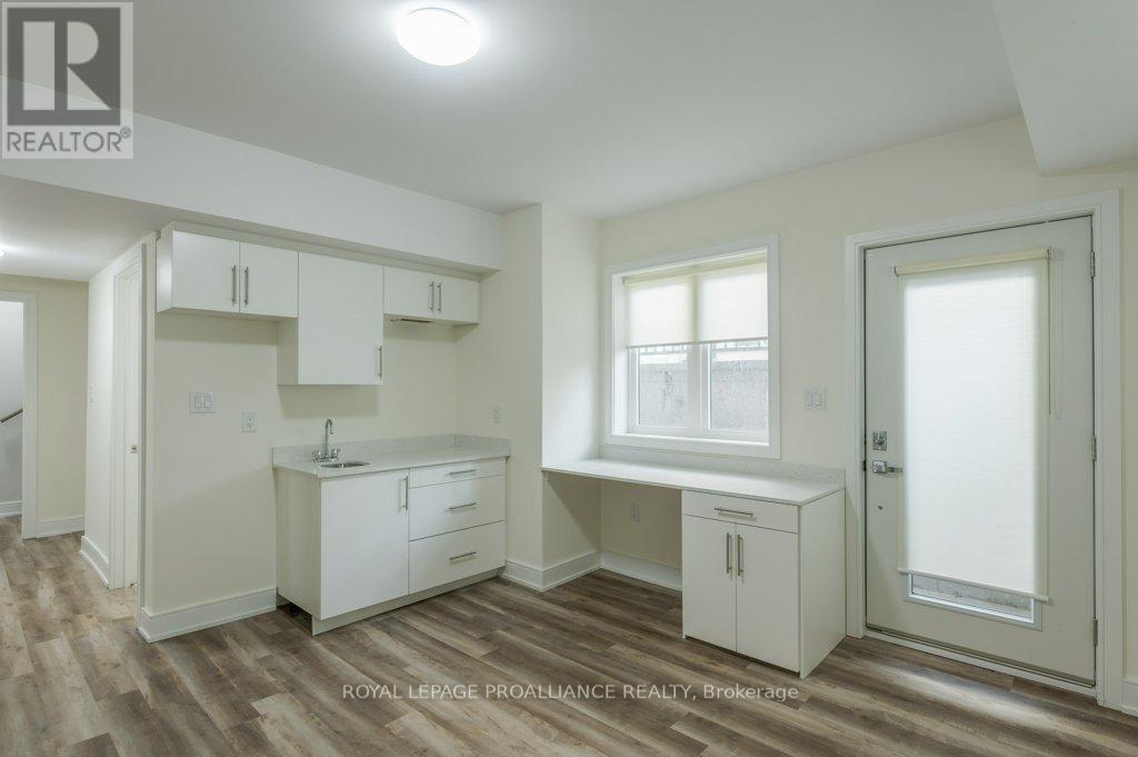 16 - 550 Brealey Drive Property Photo 42