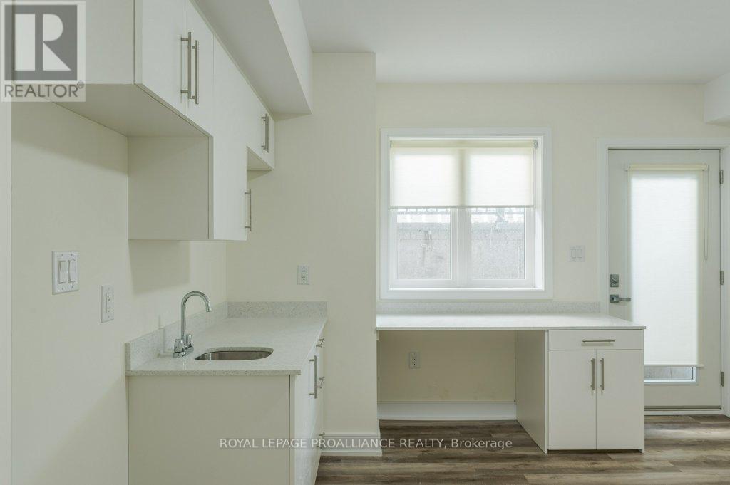16 - 550 Brealey Drive Property Photo 43