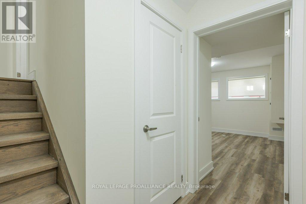 16 - 550 Brealey Drive Property Photo 47