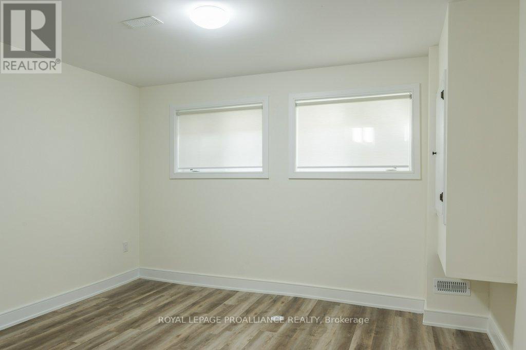 16 - 550 Brealey Drive Property Photo 48
