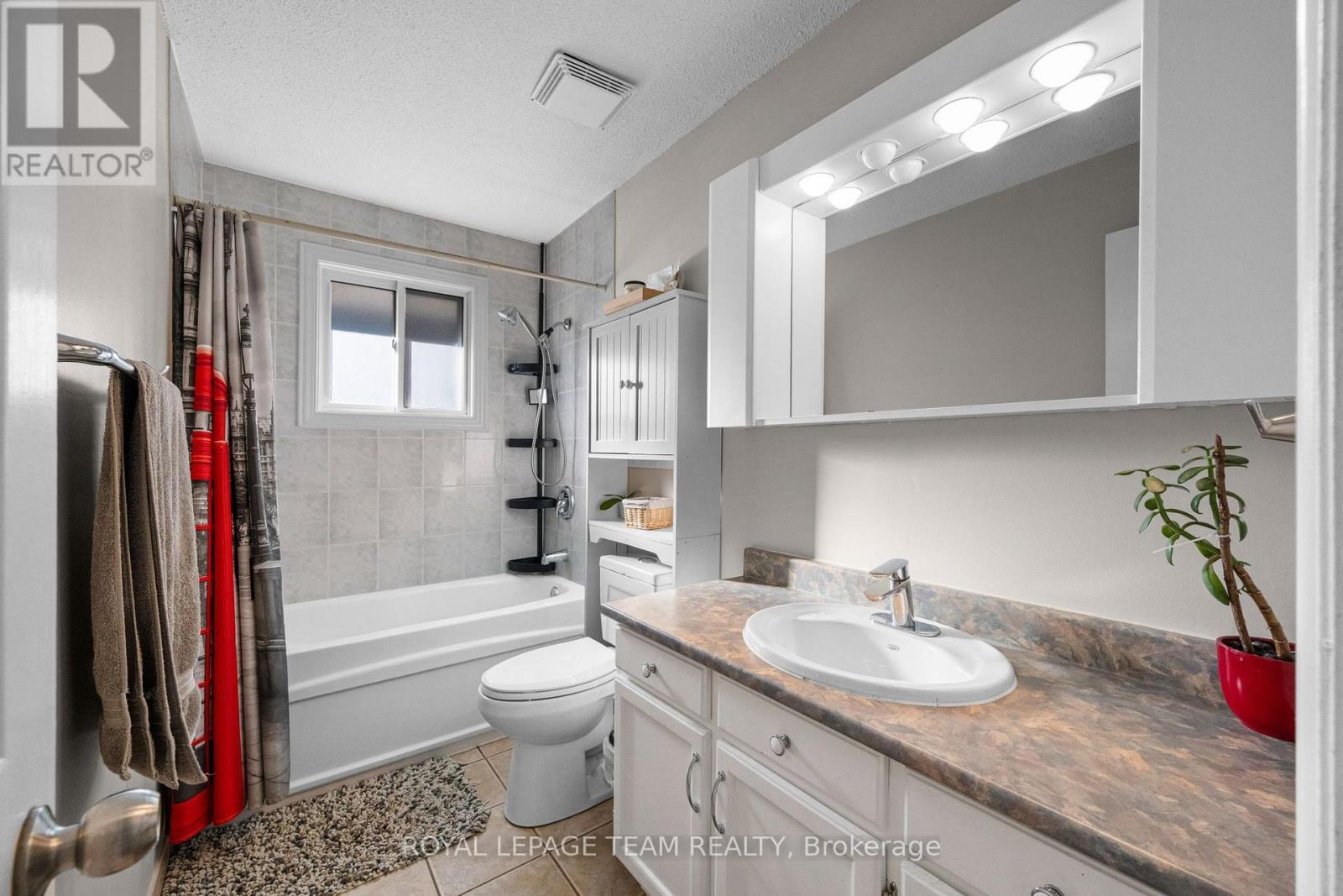 906 Russell Road Property Photo 13