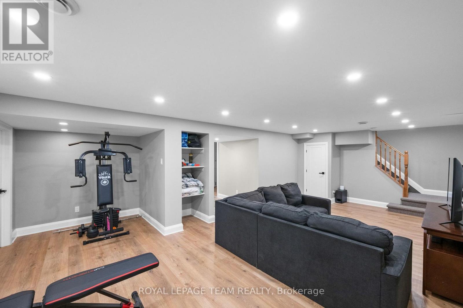 906 Russell Road Property Photo 15