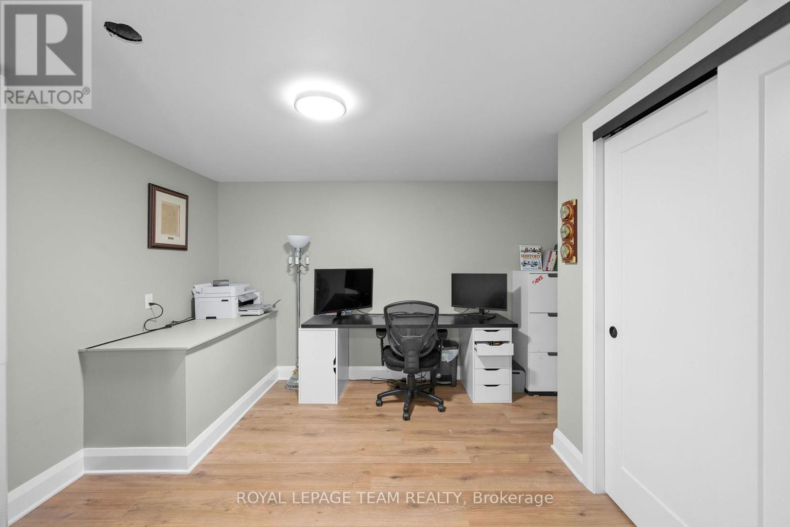 906 Russell Road Property Photo 17