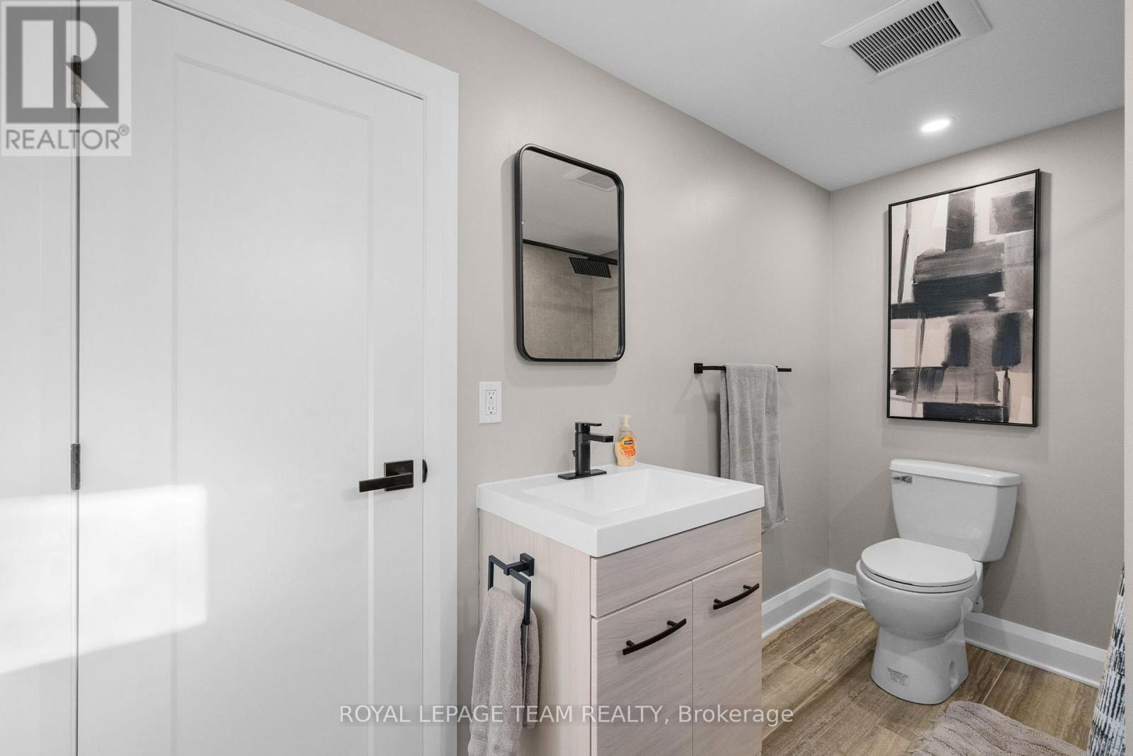 906 Russell Road Property Photo 18