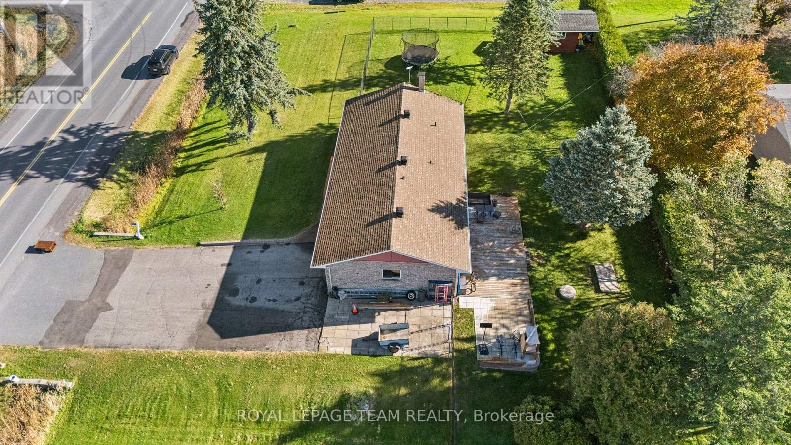 906 Russell Road Property Photo 26