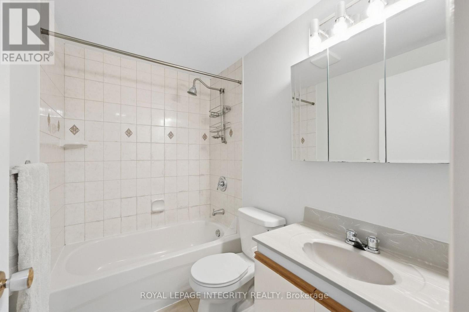 909 Lawnsberry Drive Property Photo 25