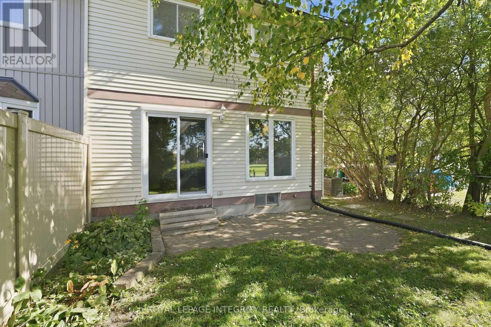 909 Lawnsberry Drive Property Photo 30