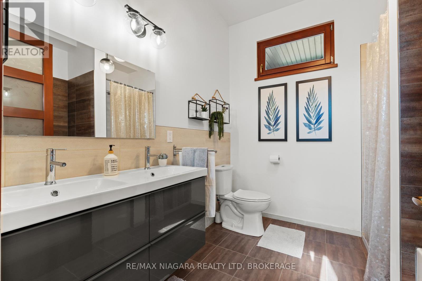 1887 Dominion Road Property Photo 24