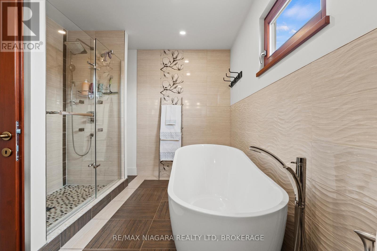 1887 Dominion Road Property Photo 34