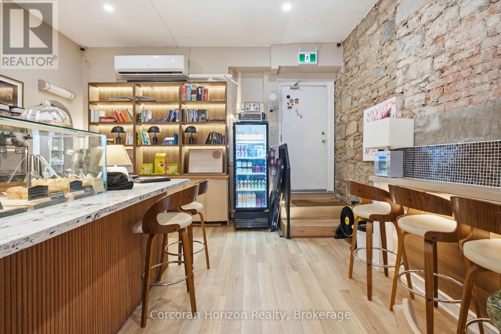 148 James Street S Property Photo 5