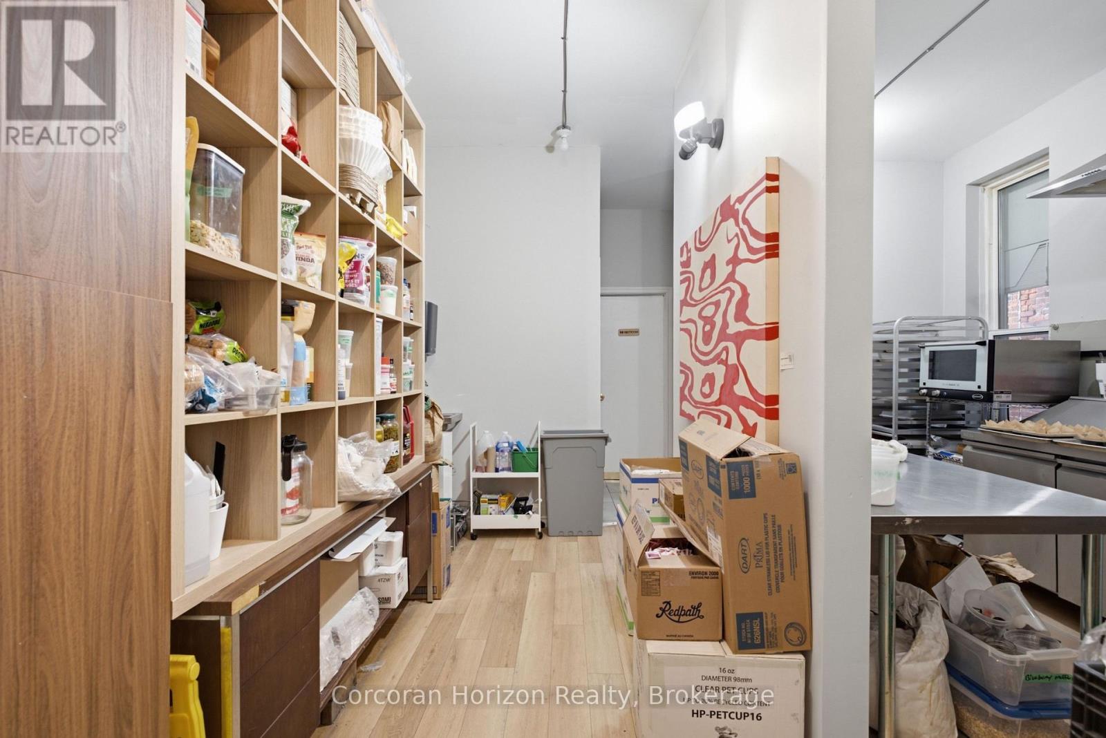 148 James Street S Property Photo 7