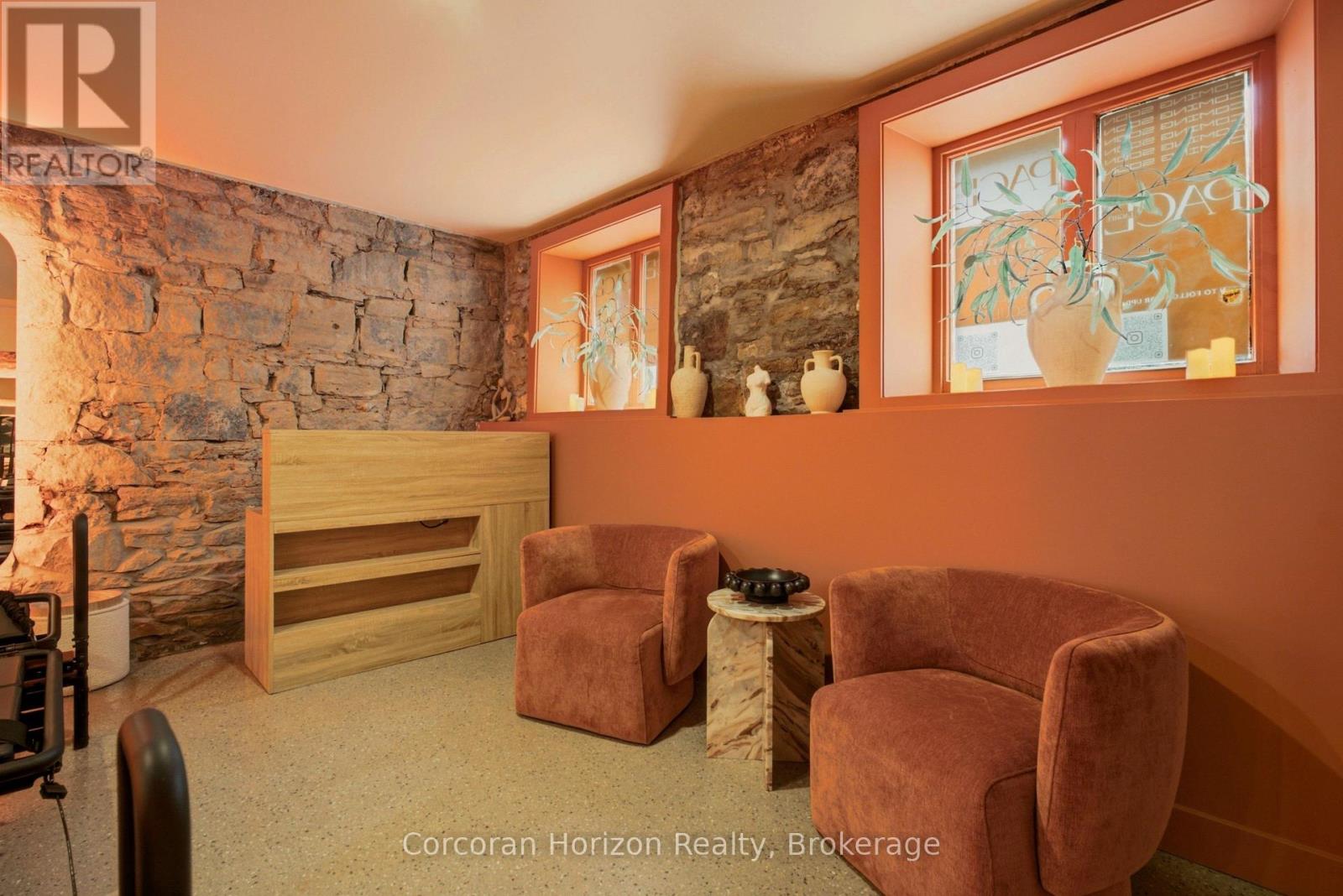 148 James Street S Property Photo 15