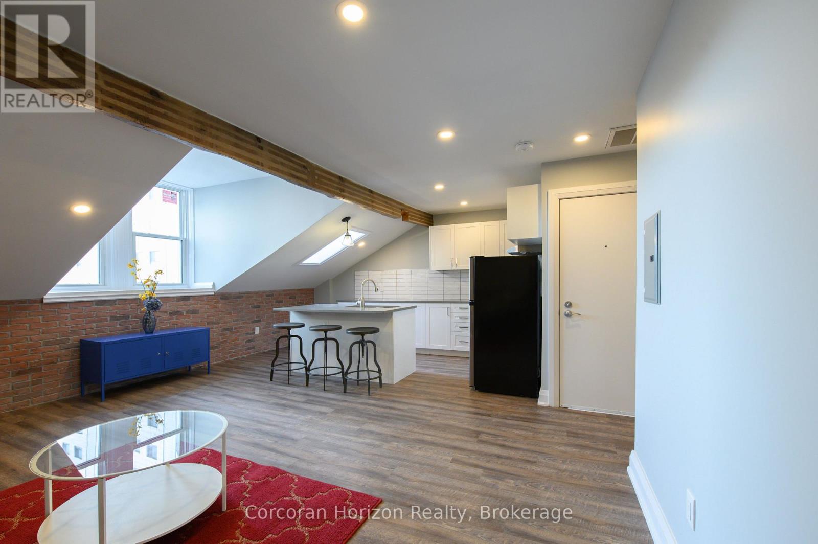 148 James Street S Property Photo 17