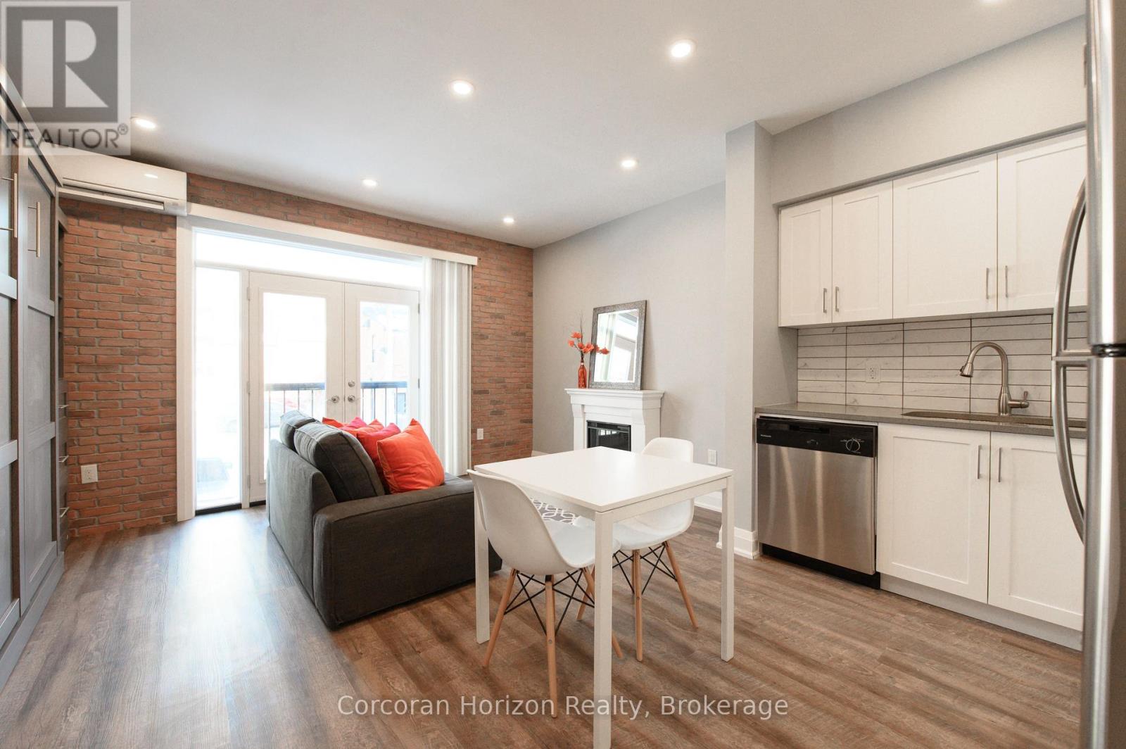 148 James Street S Property Photo 18