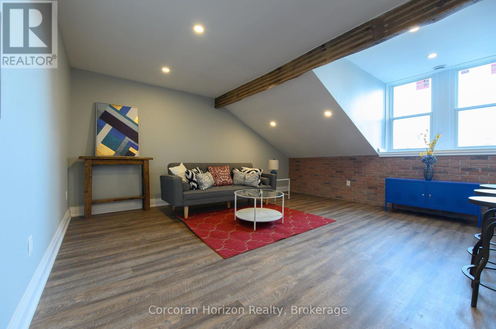 148 James Street S Property Photo 25
